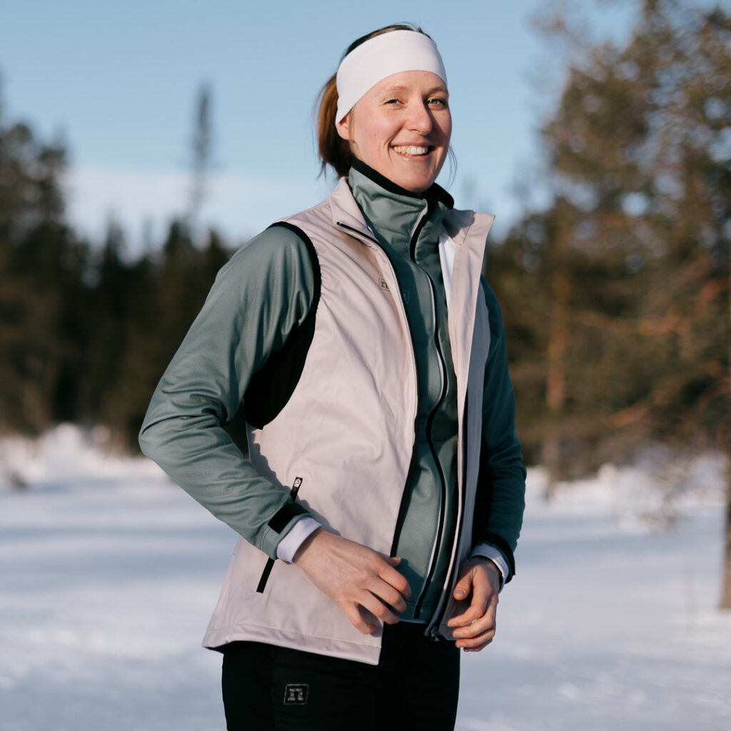 PRO SOFT SHELL VEST WOMENS WARM GRAY